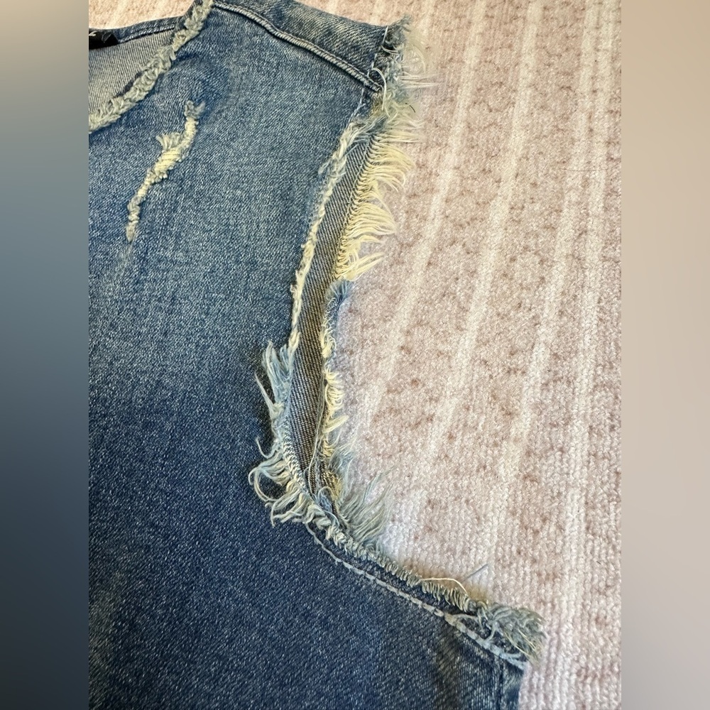 KUT from the Kloth Women's Christina Distressed Denim
Minidress L Versatile - Picture 7 of 9